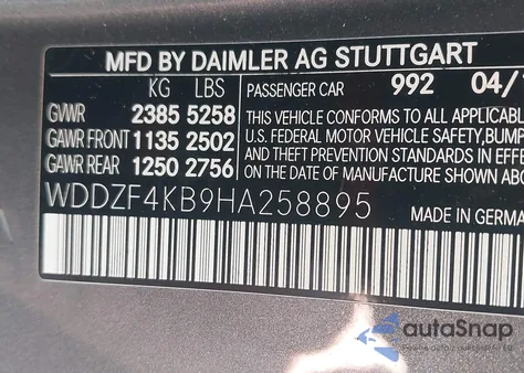 2017 Mercedes-Benz E 300 4Matic z USA, uszkodzony, nr VIN WDDZF4KB9HA258895